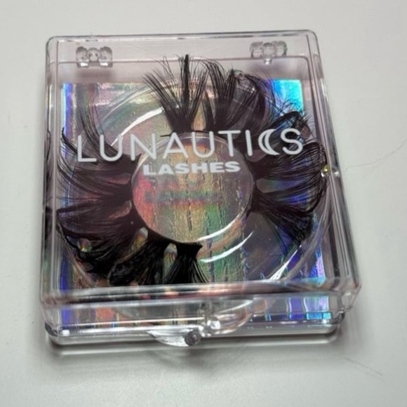 Other - Lunautics Lashes in Black